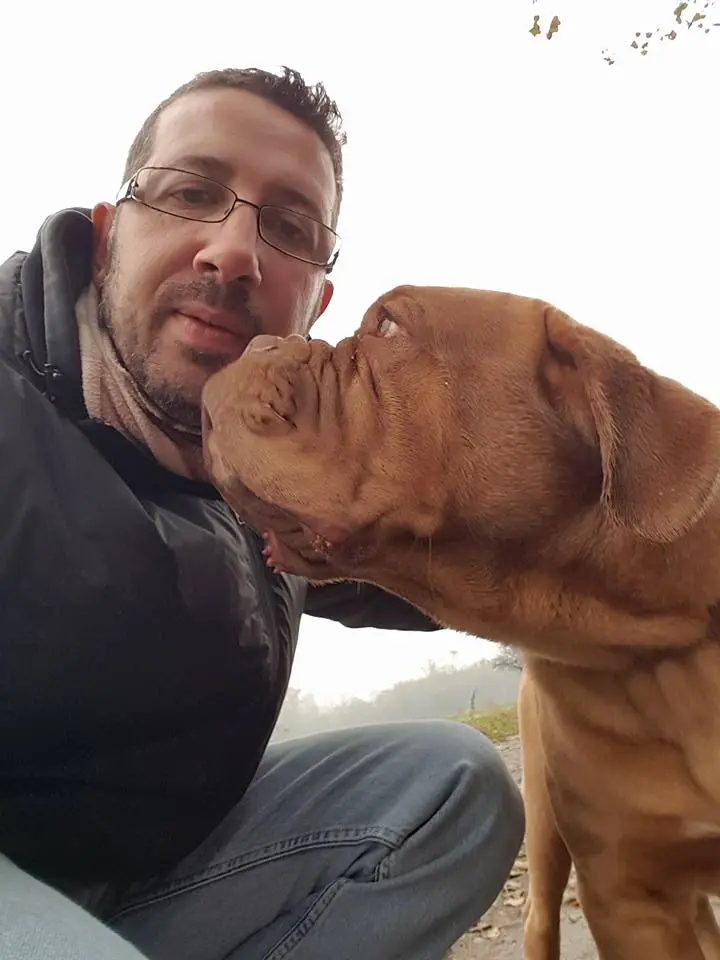 Danilo Monverde con cane